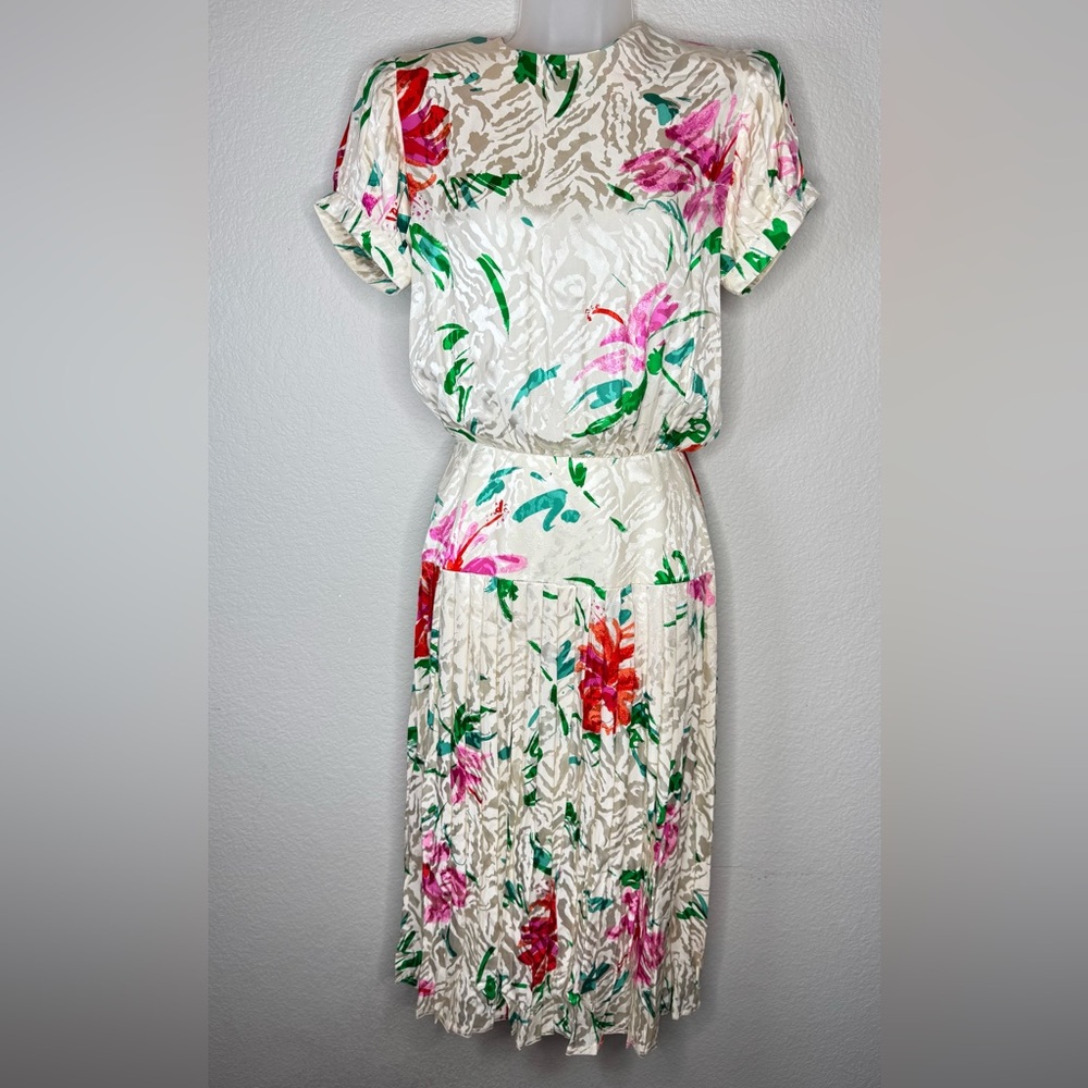 Maggy London by Jeannene Booher Silk Floral Print Dress Size 4 Pleated Vintage